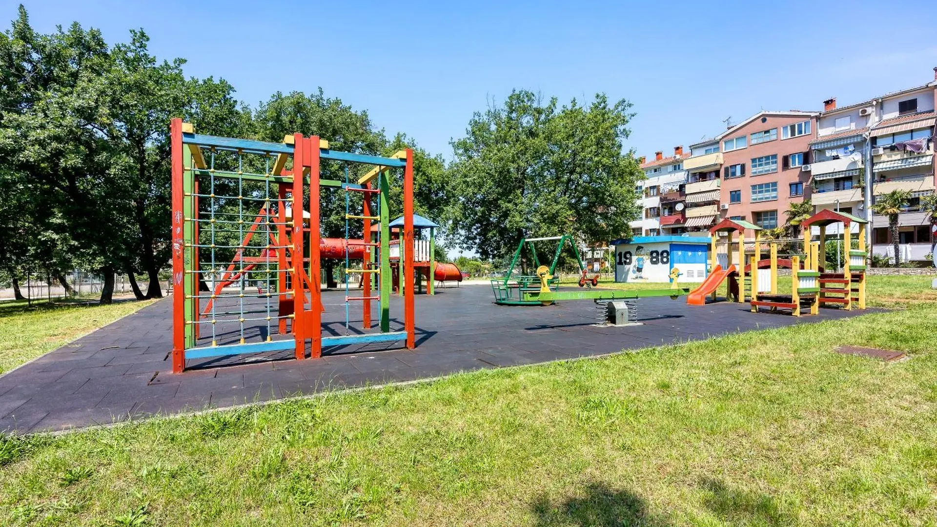 Lipa Korta - Family Apartment In Porec, 850 M To The Sea 克罗地亚