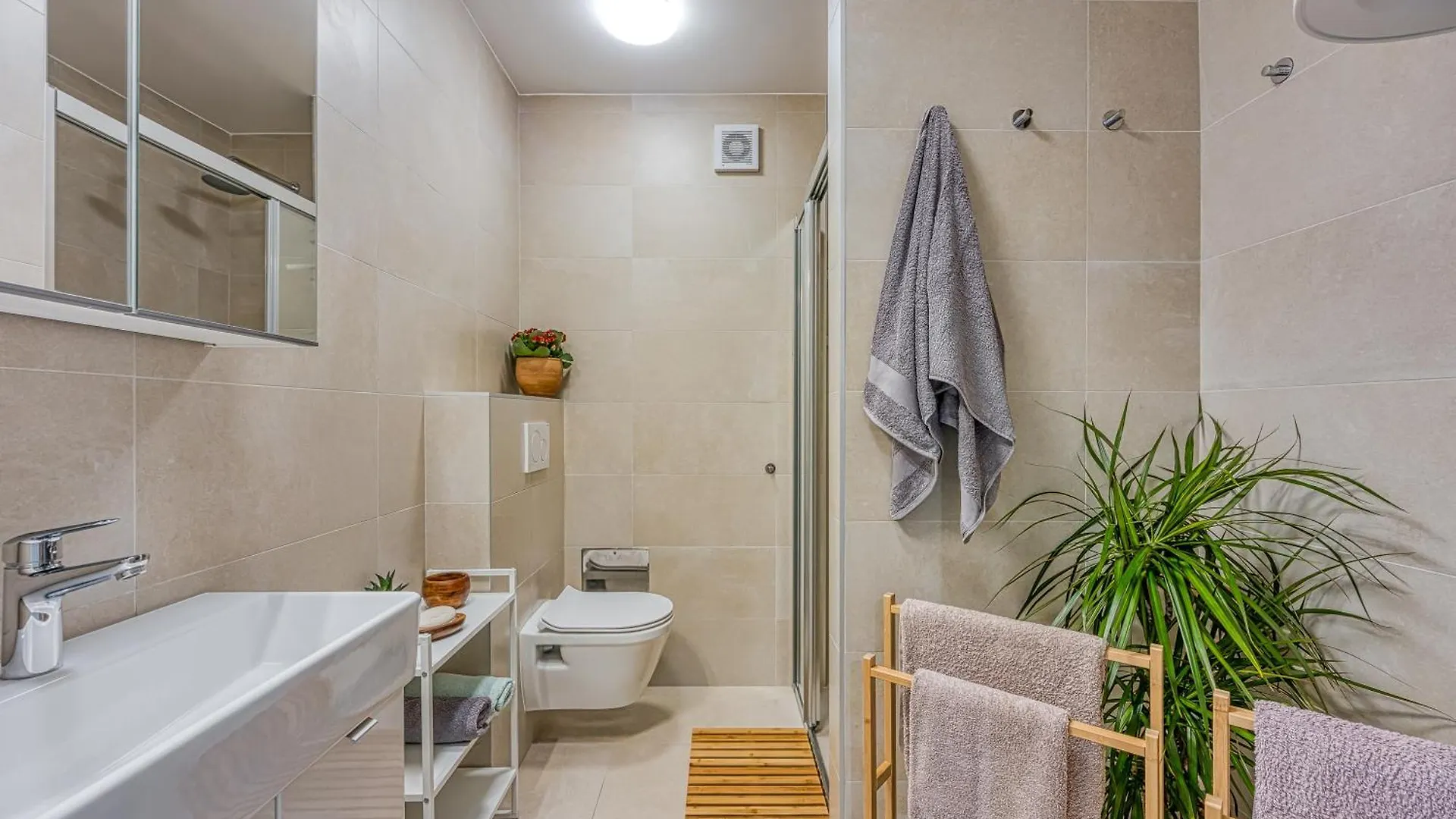 Lipa Korta - Family Apartment In Porec, 850 M To The Sea  波雷奇